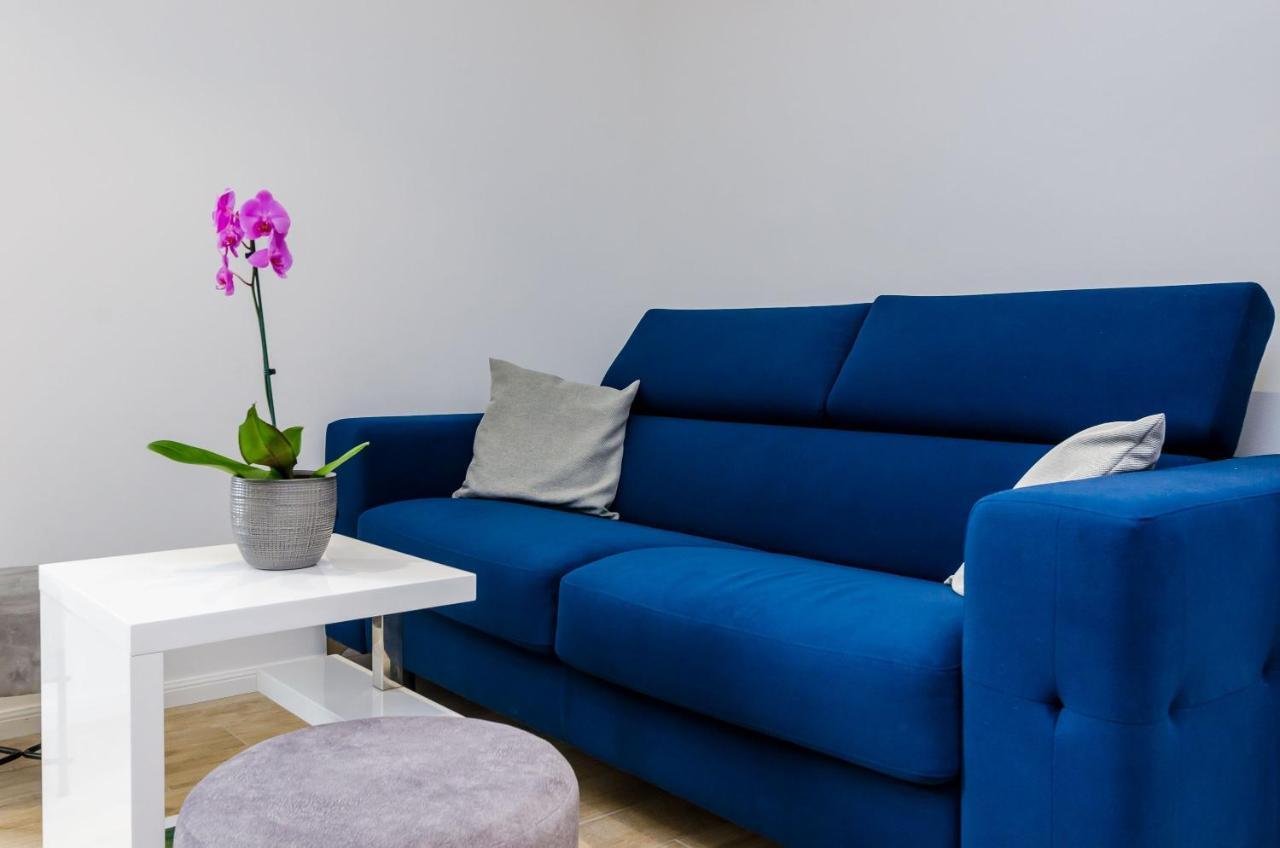 Bianco Apartment *